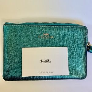 NWOT Coach Small Wristlet
